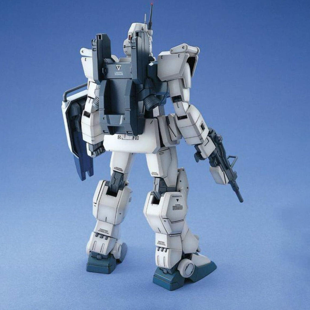 GUNDAM Master Grade (MG) 1/100 Scale Model Kit #033: GUNDAM Ez-8